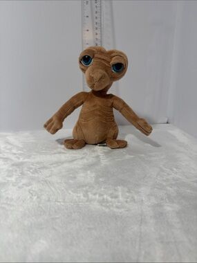 2012 Manhattan Toys E.T. The Extra-Terrestrial 7” Plush Stuffed Toy Doll